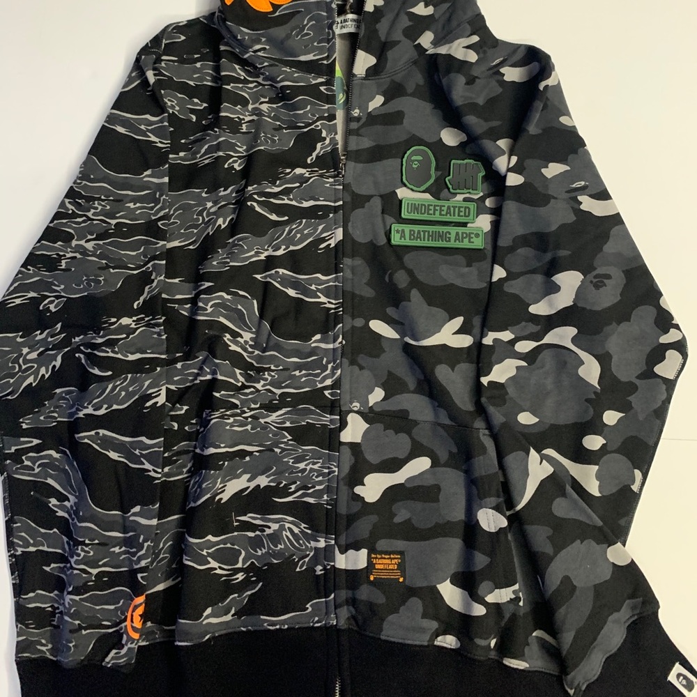 BAPE UNDEFEATED ZIP UP🦍
